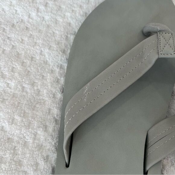 NWOT . J. Crew Gray Flip Flops Sandals Men's - Picture 4 of 6